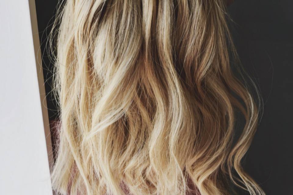 Semirecogido con ondas rotas