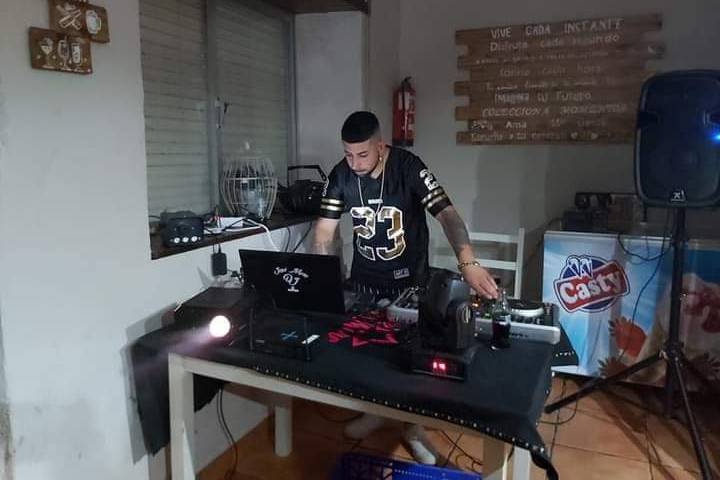 DJ de todo tipo de eventos