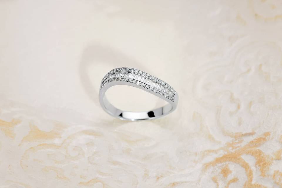 Anillo de pedida con diamante