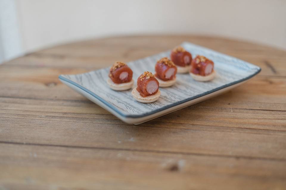 Macaron con membrillo rojo