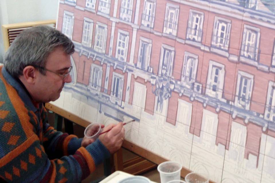 José Angulo pintando