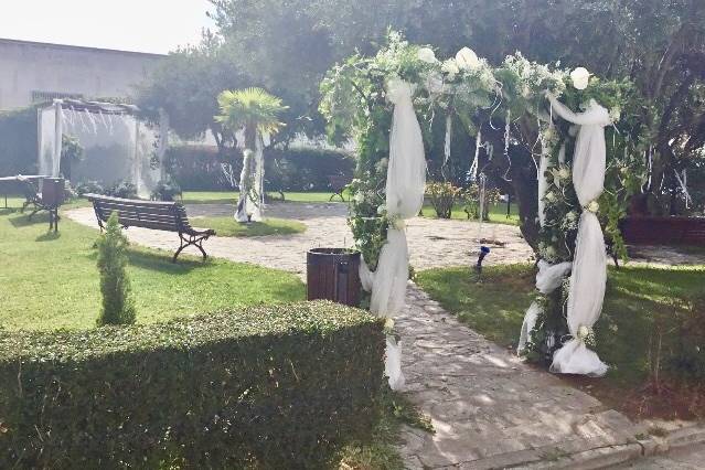 Jardín decorado para boda
