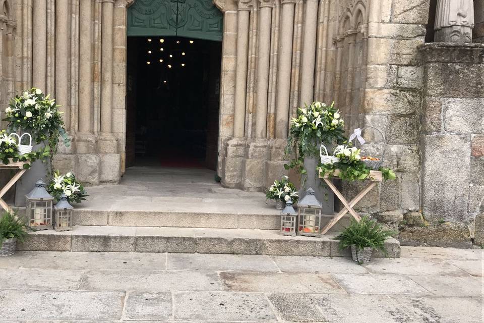 Entrada a la iglesia