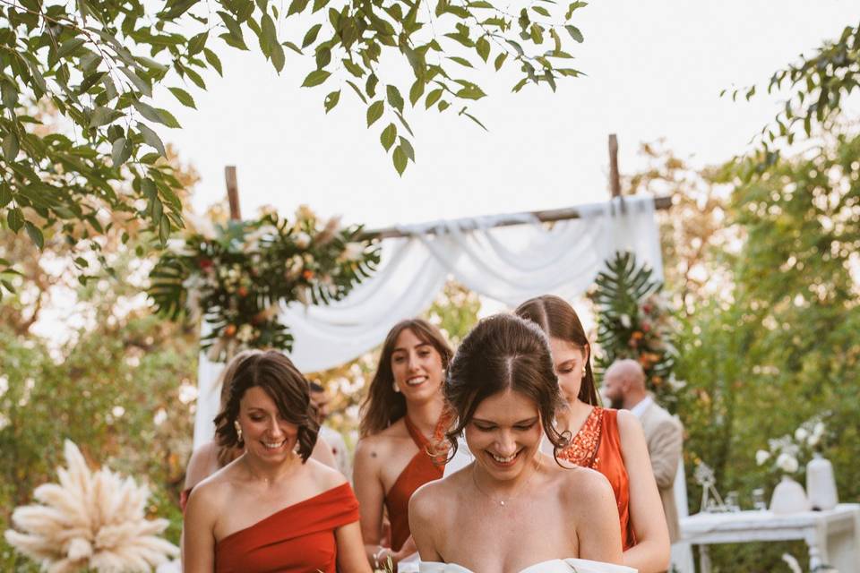 Novia con las amigas