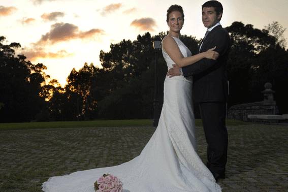 Novios en el jardín