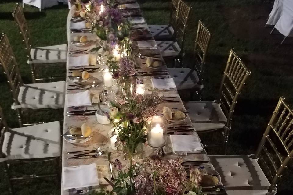 Mesa nupcial con velas