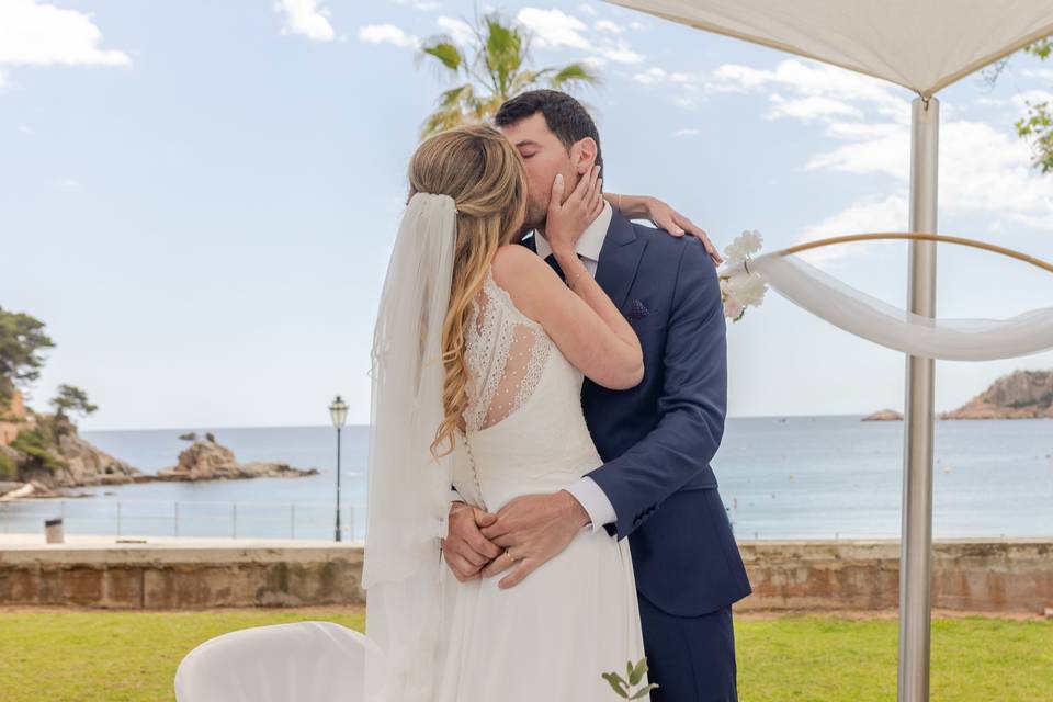 Novios frente al mar