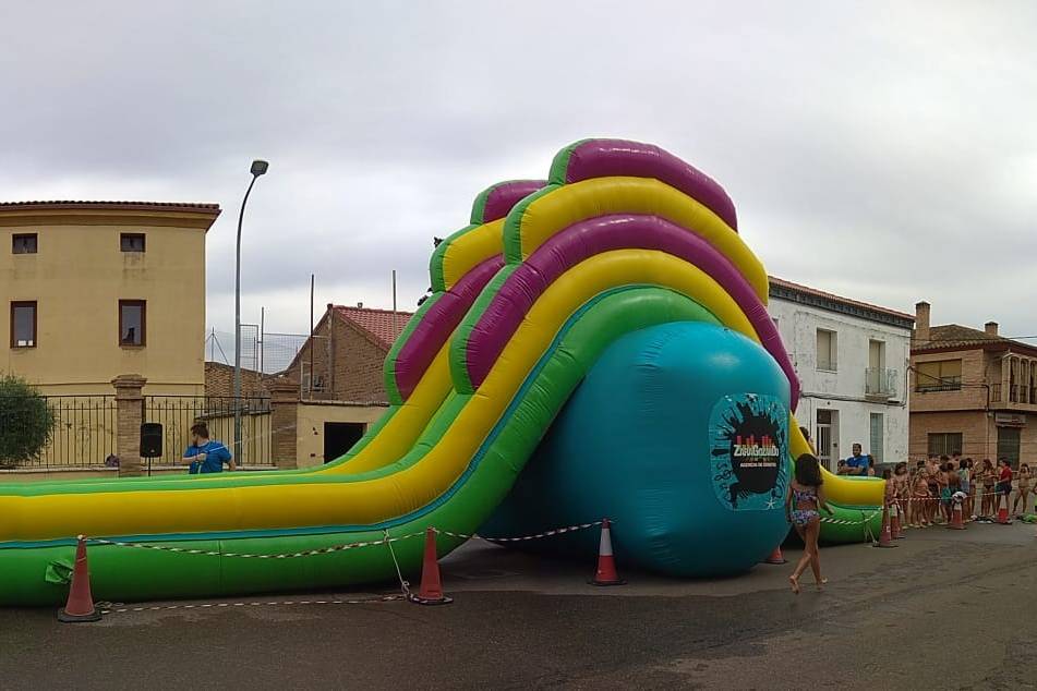 Tobogán acuático gigante