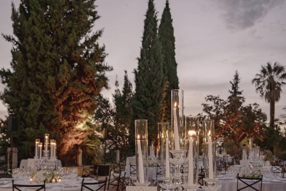 Banquete con candelabros