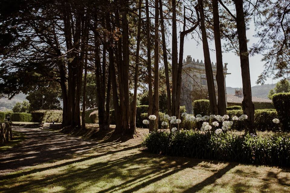 La torre desde el jardín