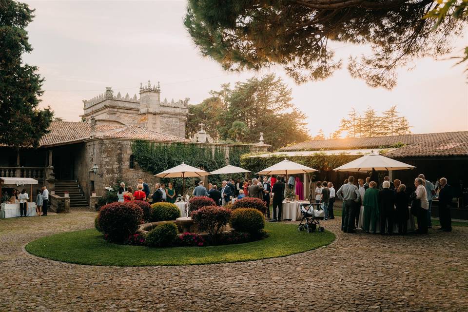 Aperitivo de boda al aterdecer