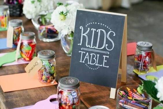 Decoración de mesa para niños