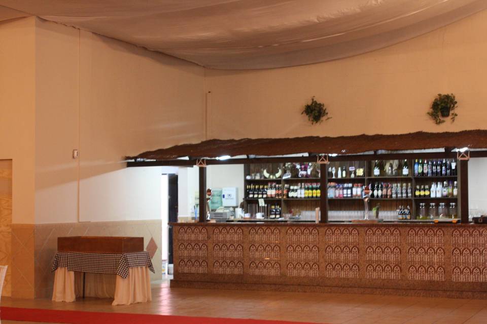 Barra dentro del salón