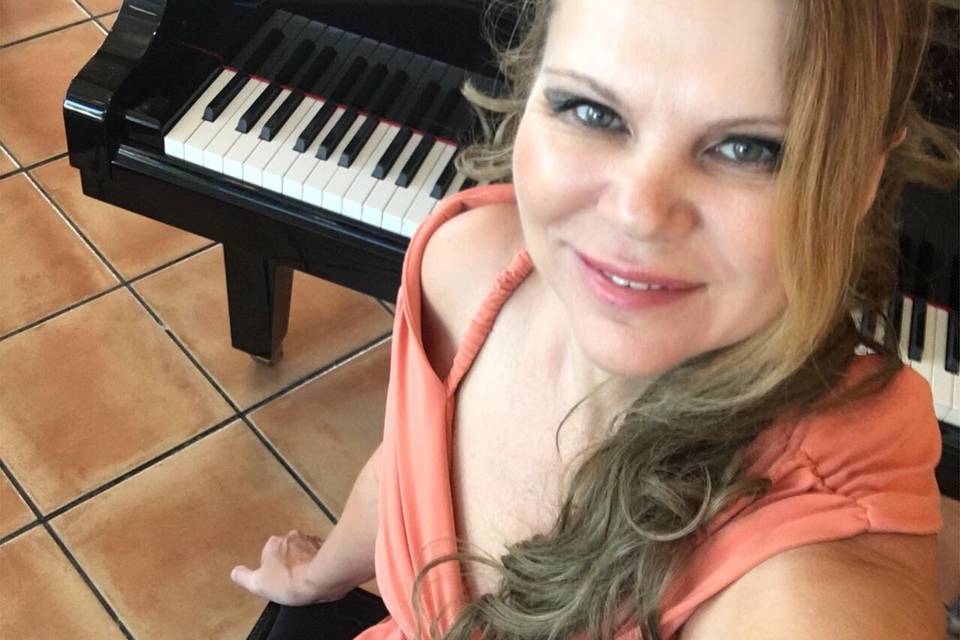 Elena Radzivil Sokirko - Pianista