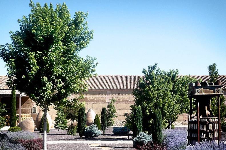 Patio de la Bodega de Loranque