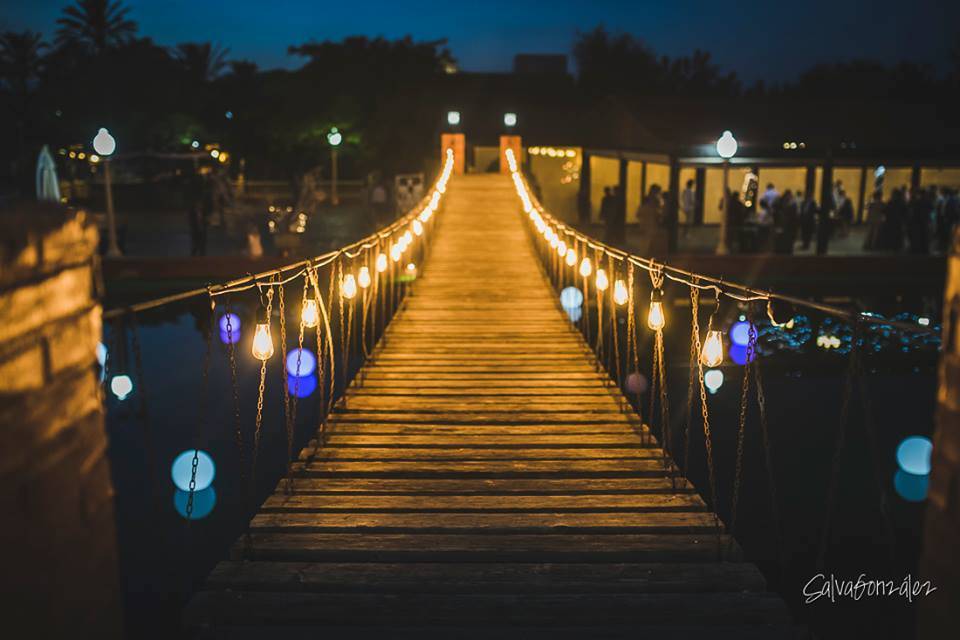 Puente iluminado