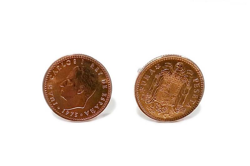 Gemelos con monedas de pesetas