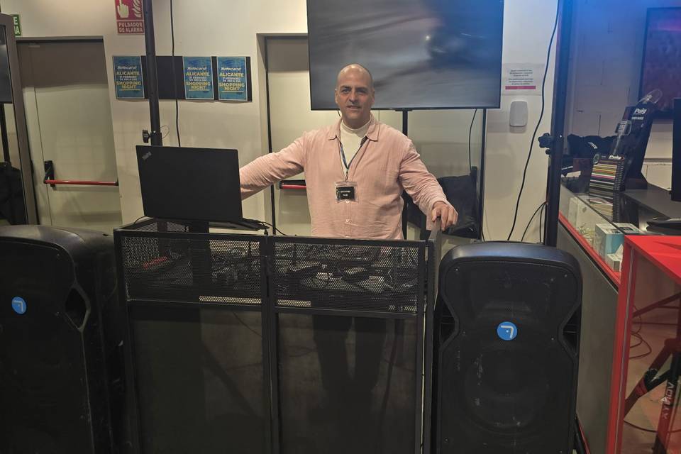 Agencia de eventos Navarro, DJ