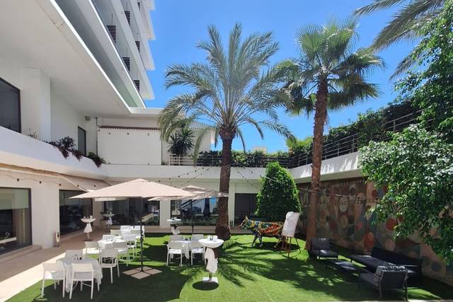 Cocktail Oasis de día.