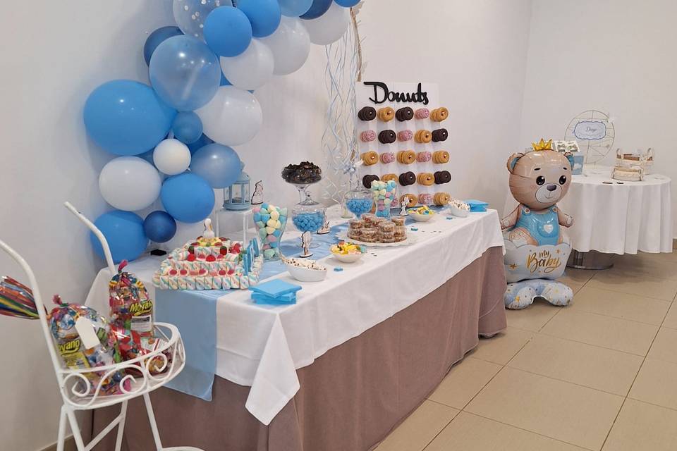 Mesa de chuches.