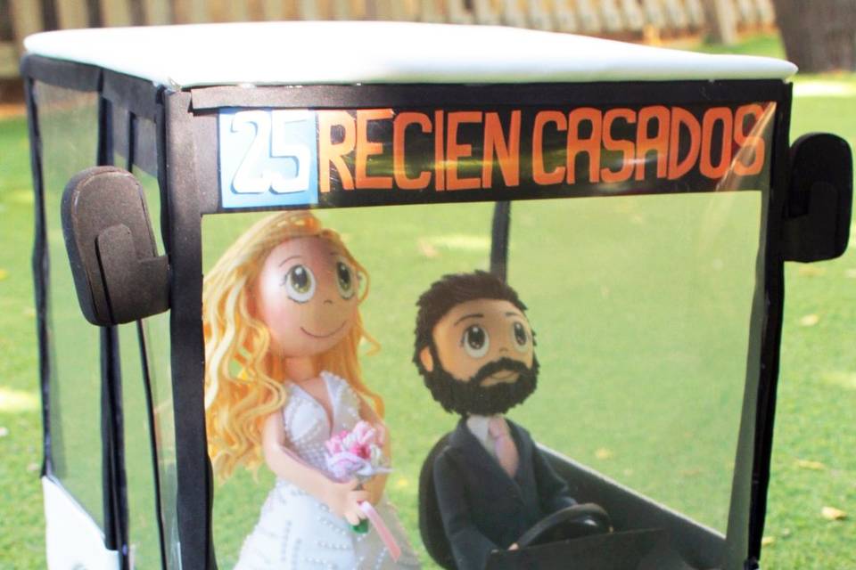 Novios en bus