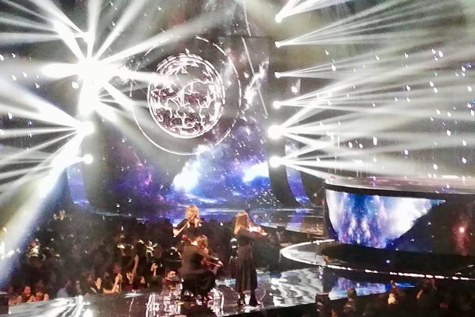 Mr. Swing strings ema mtv