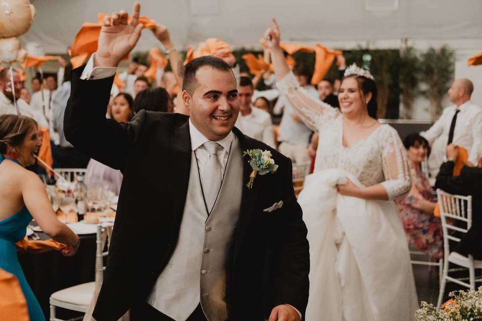 Entrada novios banquete
