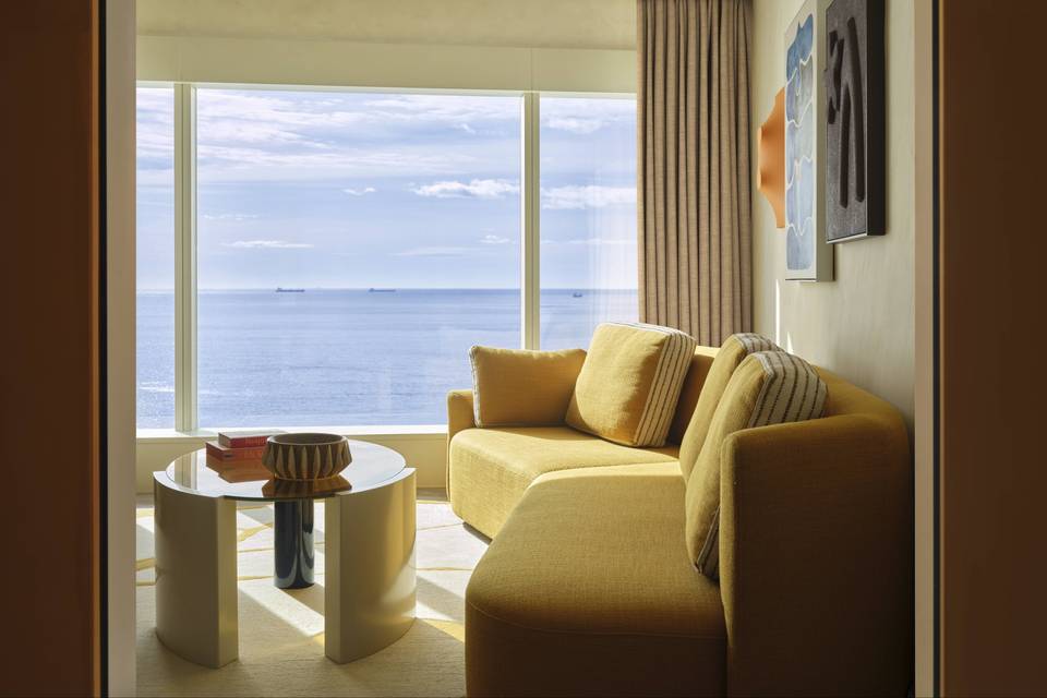 Corner Suite