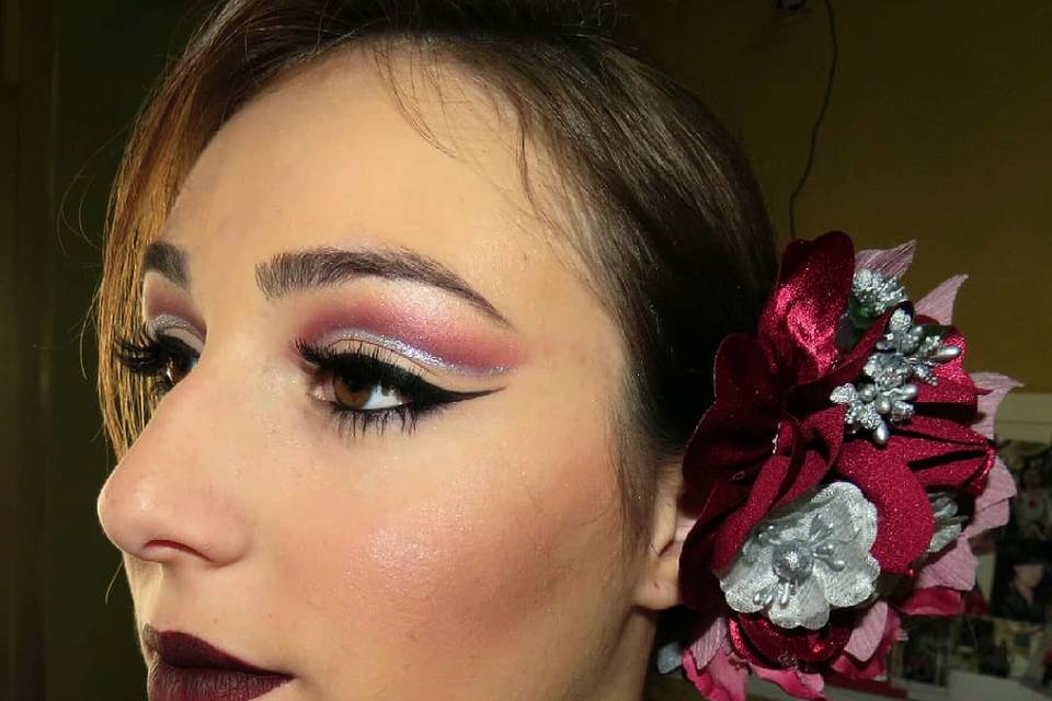 Cut crease