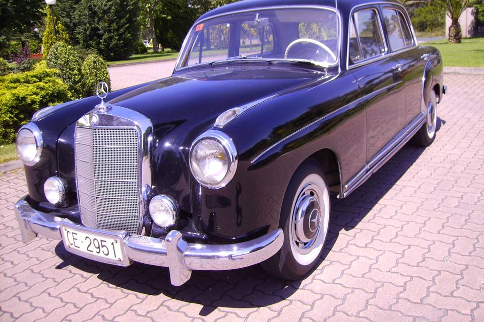 Mercedes 220