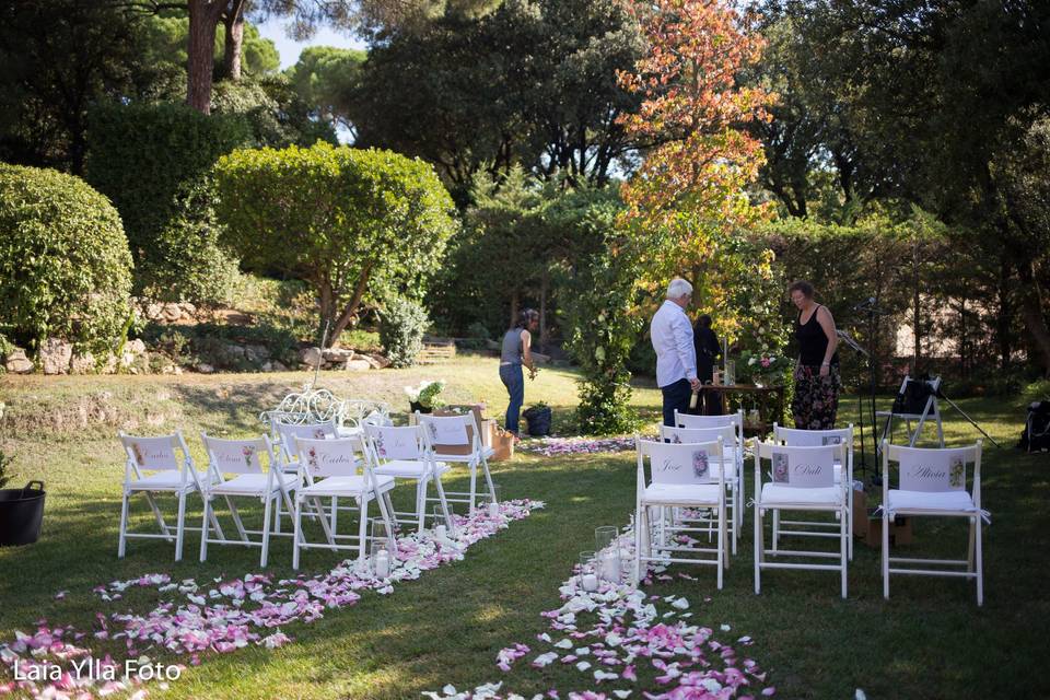 Boda íntima en el jardín