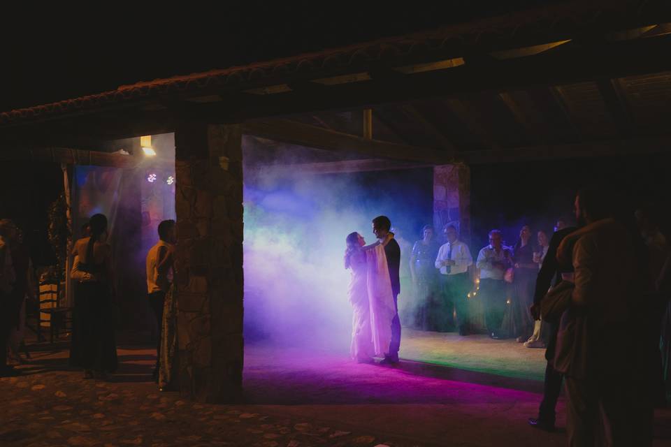 Baile-risco-pareja-boda-luz