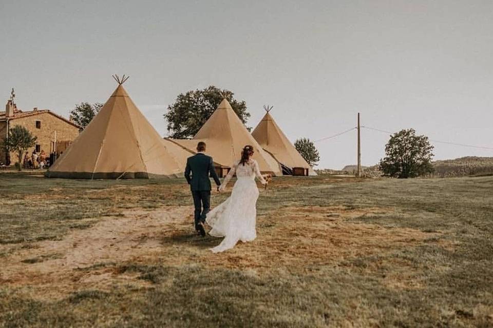 Tipis integrados en el paisaje