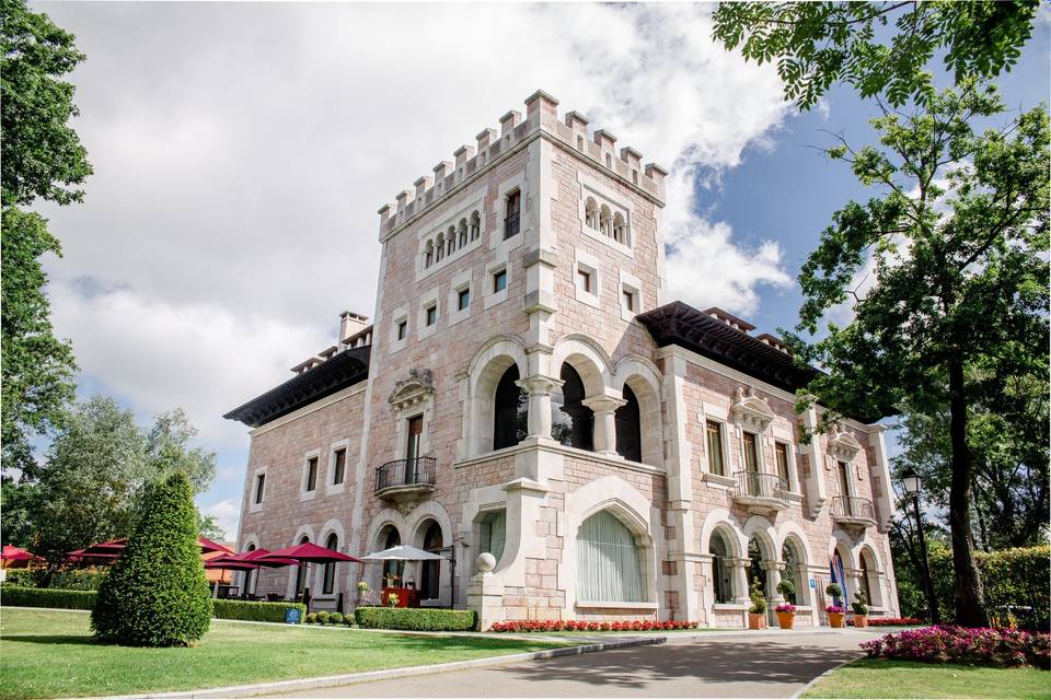 Castillo del Bosque La Zoreda