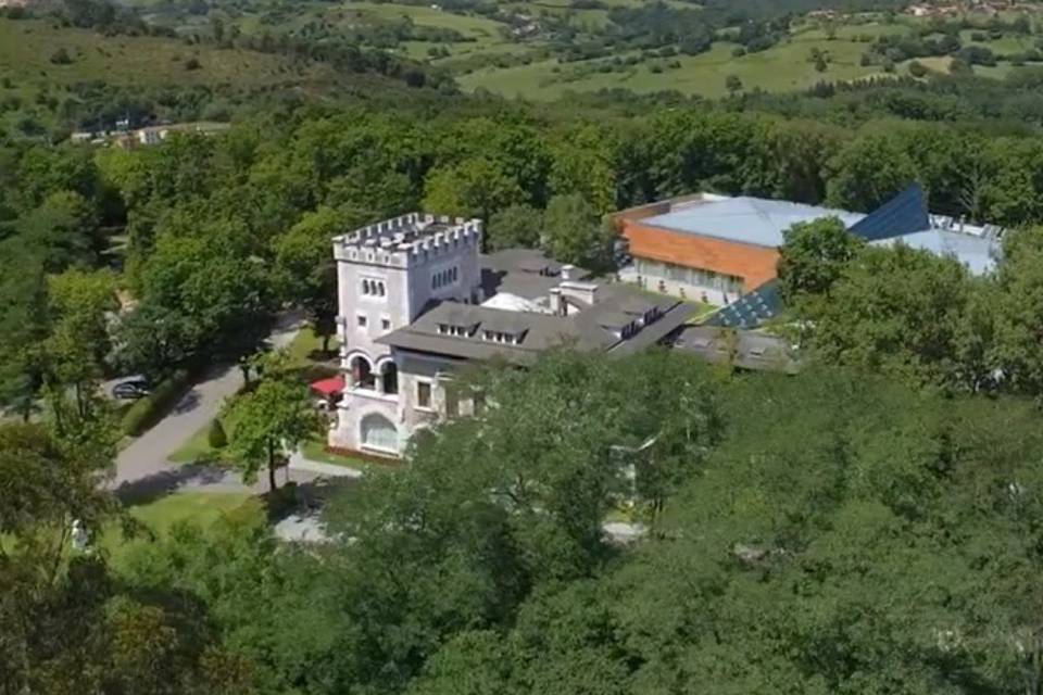 Castillo del Bosque La Zoreda