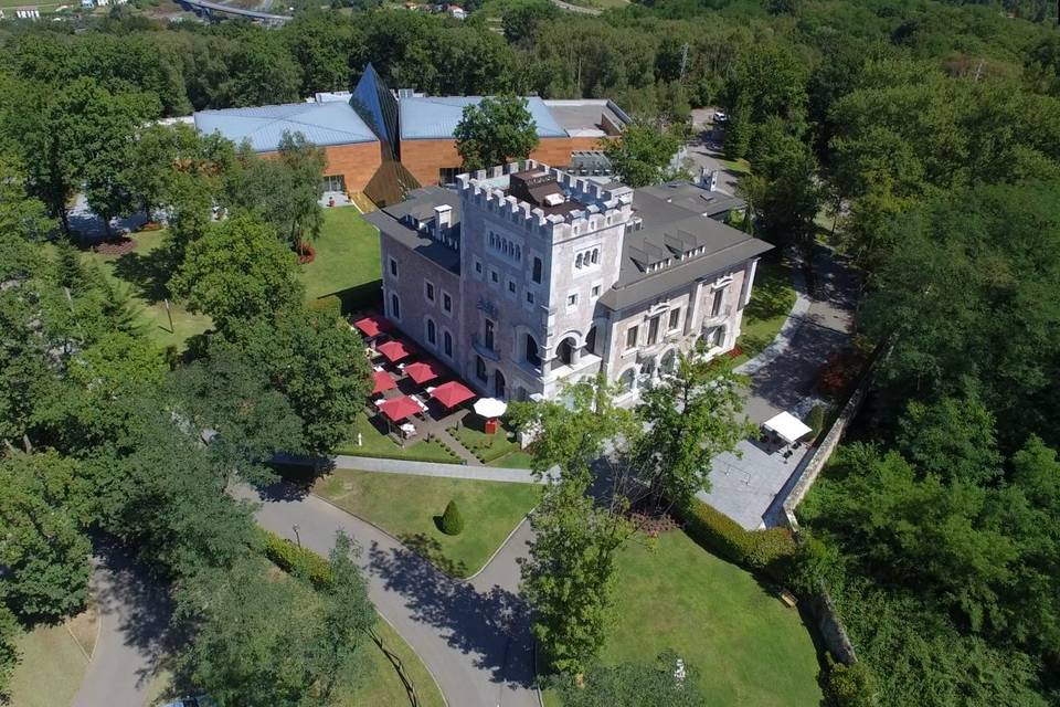 Castillo del Bosque La Zoreda