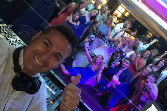 Dj con invitados