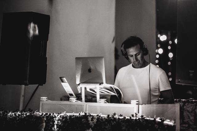 Dj en cabina