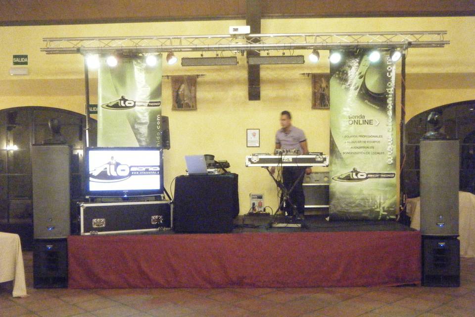 Montaje DJ más showman