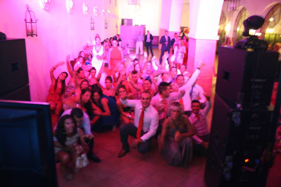 Boda con DJ showman