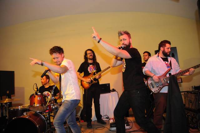 Locos por el show