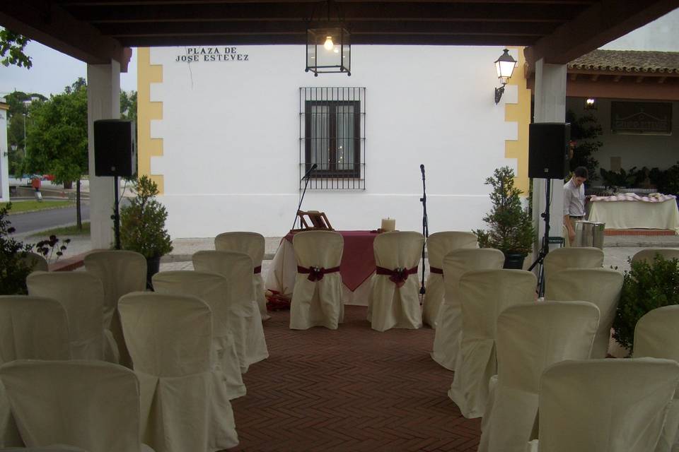 Boda civil exterior