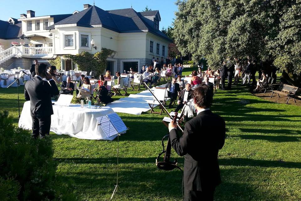 Boda civil con violín eléctrico