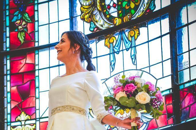 Vestido de novia sencillo con tablas