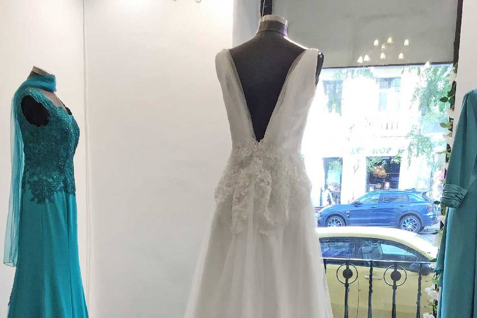 Vestido de novia, cola de tul