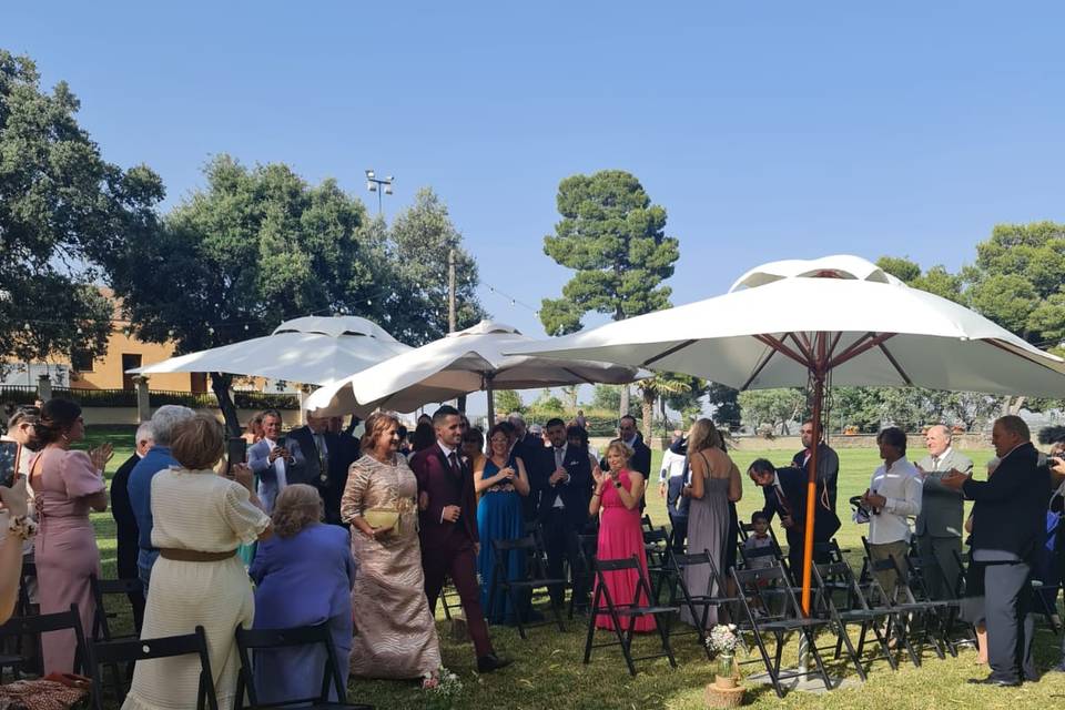 Novio llegando a la ceremonia