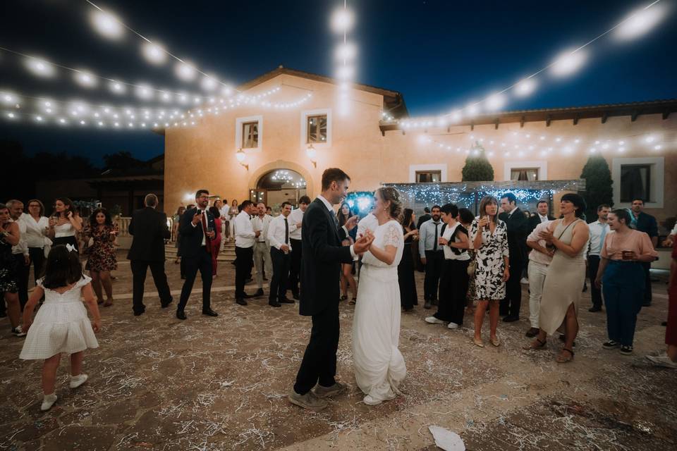 Baile bajo el cielo de luces