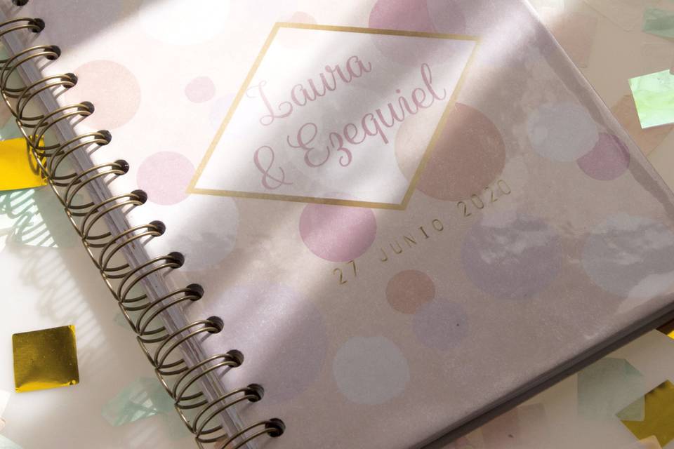 Agenda de novios personalizada