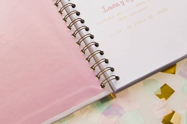 Agenda de novios personalizada