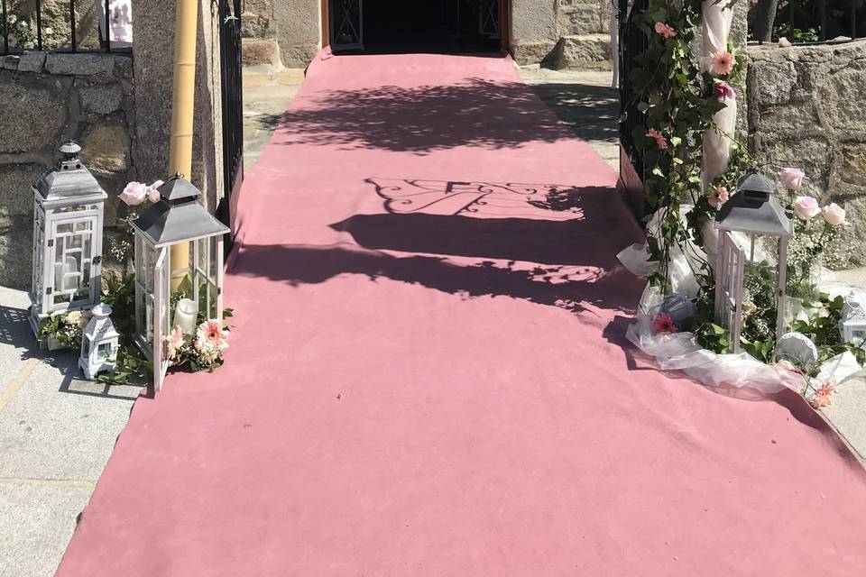 Entrada a la iglesia